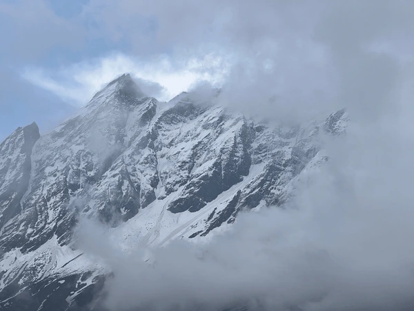 manaslu covered in clouds