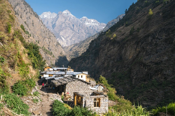 deng village in manaslu