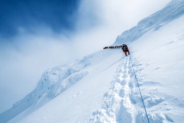 group of climber ascending manaslu