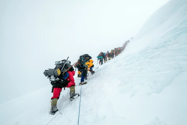 group of climbers cimbing manaslu