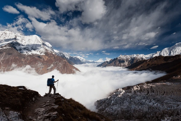 hiker climbing manaslu