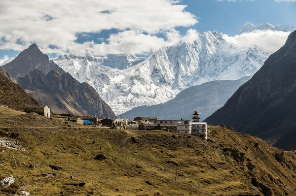 mont manaslu around samdo vilage